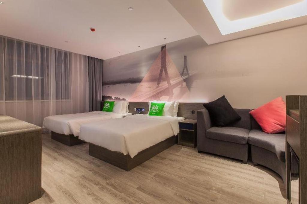 Ibis Styles Wuhan Optics Valley Square Hotel Exterior photo