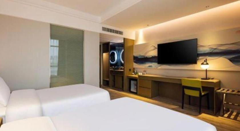 Ibis Styles Wuhan Optics Valley Square Hotel Exterior photo