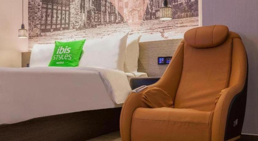 Ibis Styles Wuhan Optics Valley Square Hotel Exterior photo